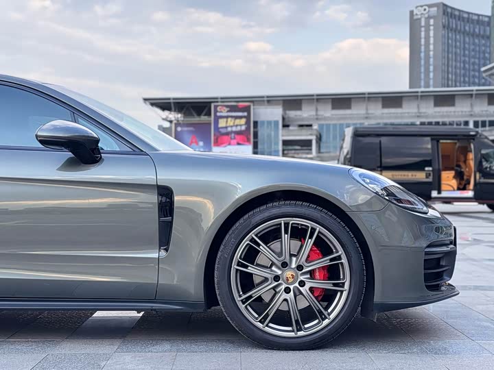 Фото 7 - Porsche Panamera