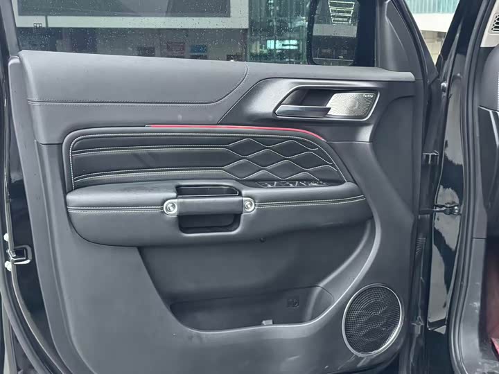 Фото 9 - Tank 300