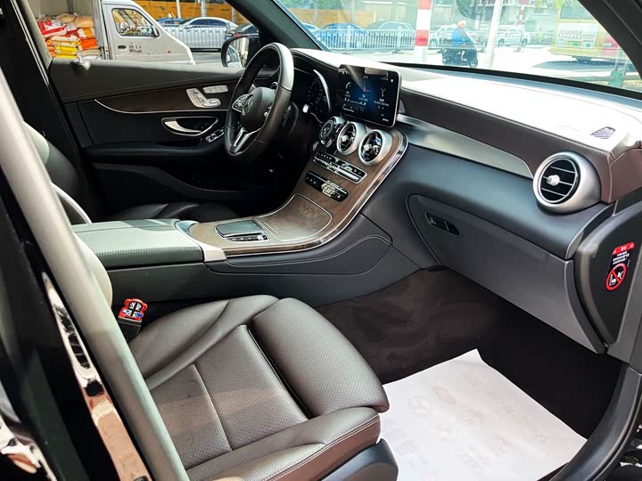 Фото 11 - Mercedes-Benz GLC-Class