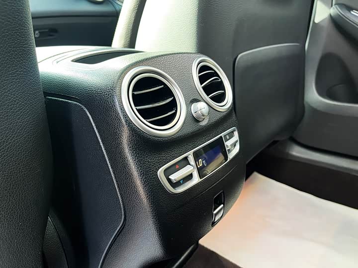 Фото 12 - Mercedes-Benz GLC-Class