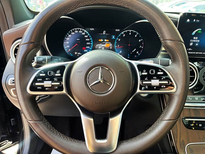 Фото 16 - Mercedes-Benz GLC-Class