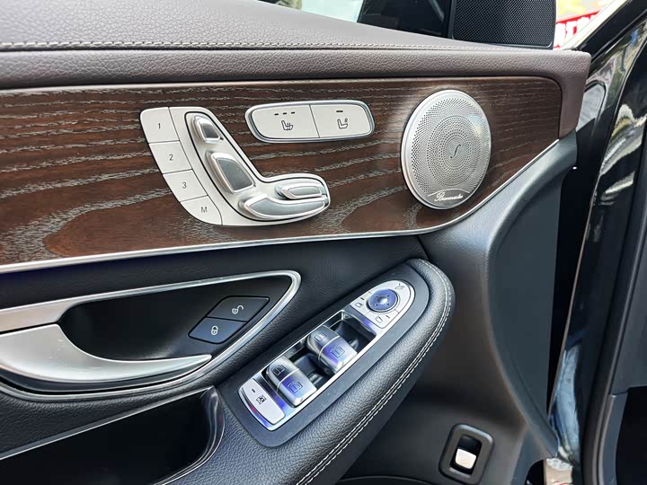 Фото 9 - Mercedes-Benz GLC-Class