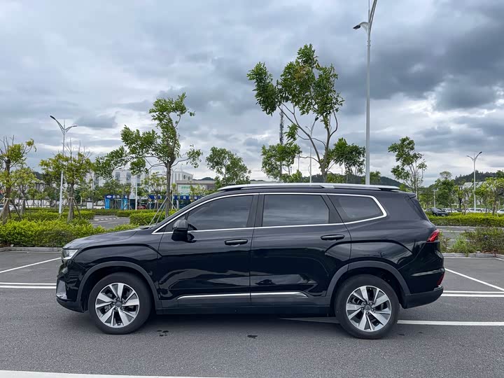 Фото 11 - Geely Okavango