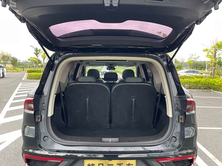 Фото 13 - Geely Okavango