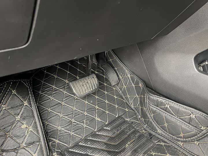 Фото 20 - Geely Okavango