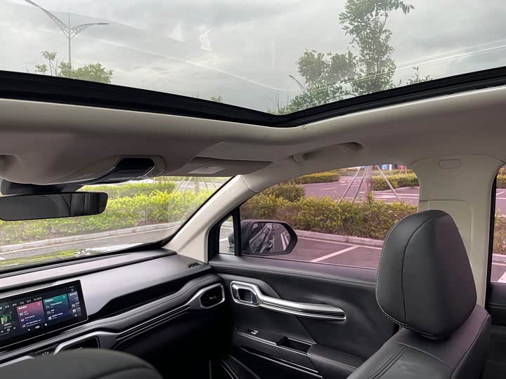 Фото 23 - Geely Okavango