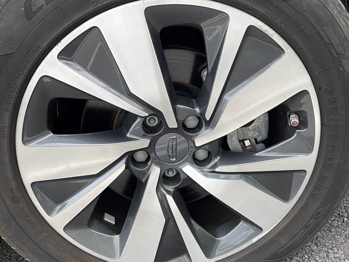 Фото 29 - Geely Okavango