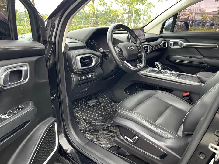 Фото 4 - Geely Okavango