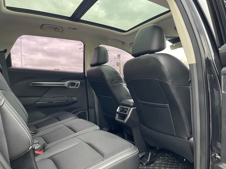 Фото 7 - Geely Okavango