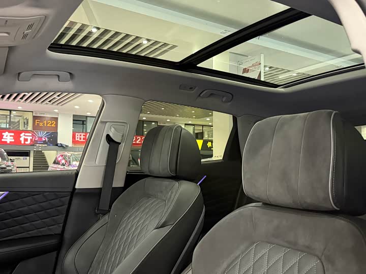 Фото 10 - Hongqi HS5