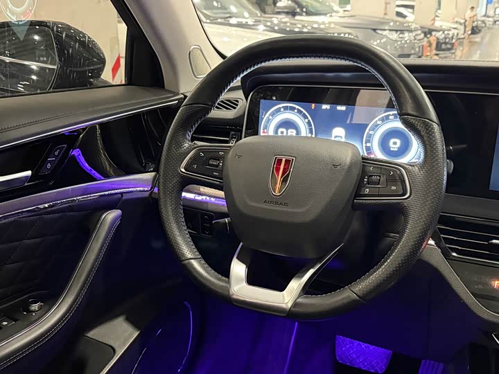 Фото 13 - Hongqi HS5