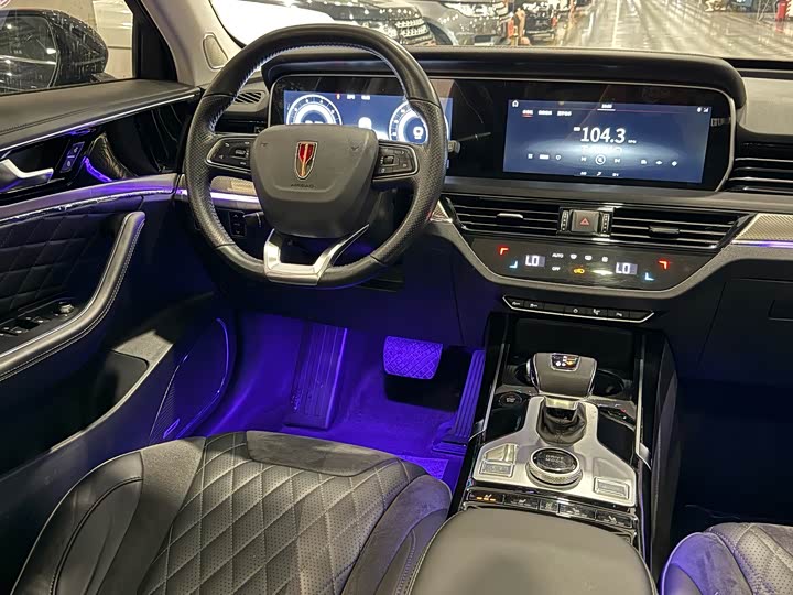 Фото 14 - Hongqi HS5