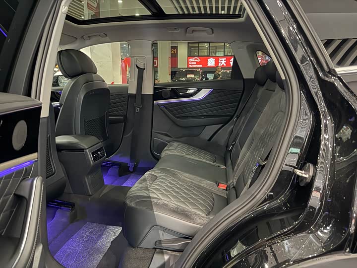 Фото 18 - Hongqi HS5