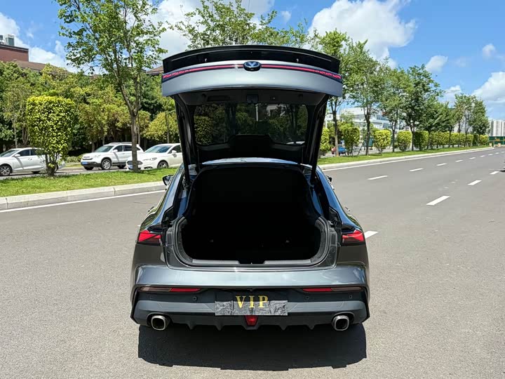 Фото 11 - Changan UNI-V