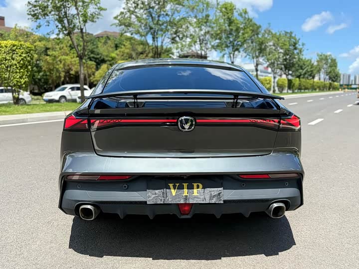 Фото 6 - Changan UNI-V