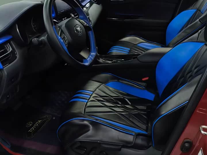 Фото 6 - Toyota C-HR