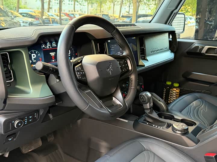 Фото 6 - Ford Bronco