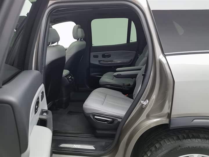 Фото 15 - Nio ES8