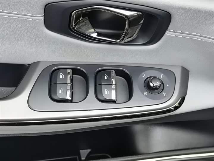 Фото 9 - Nio ES8