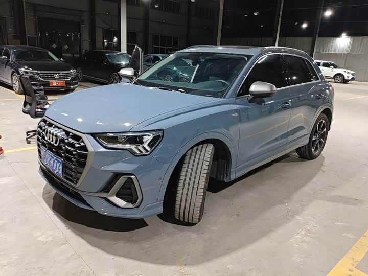 Фото 1 - Audi Q3