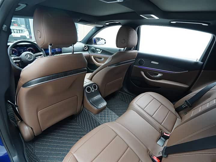 Фото 13 - Mercedes-Benz E-Class Hybrid