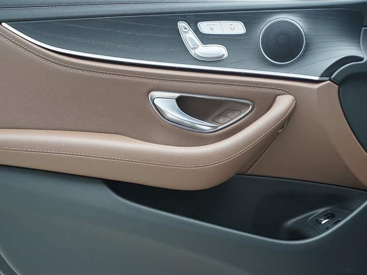 Фото 5 - Mercedes-Benz E-Class Hybrid