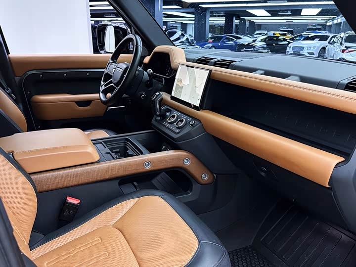 Фото 27 - Land Rover Defender