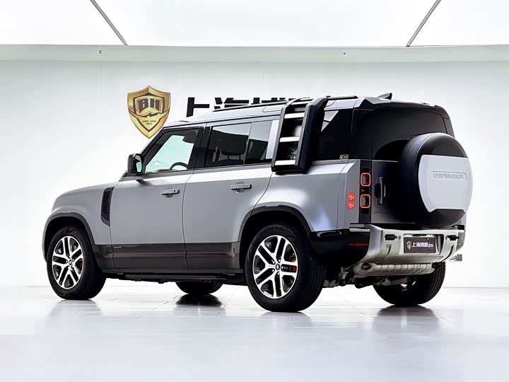 Фото 8 - Land Rover Defender