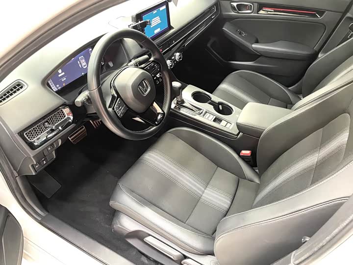 Фото 8 - Honda Civic