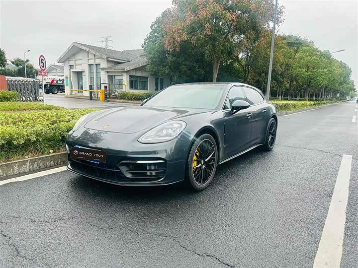 Фото 1 - Porsche Panamera