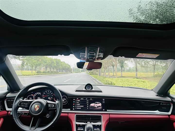 Фото 3 - Porsche Panamera