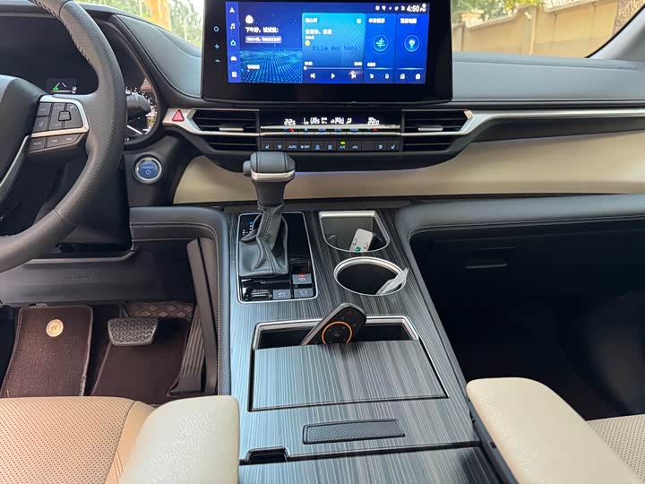 Фото 10 - Toyota Sienna