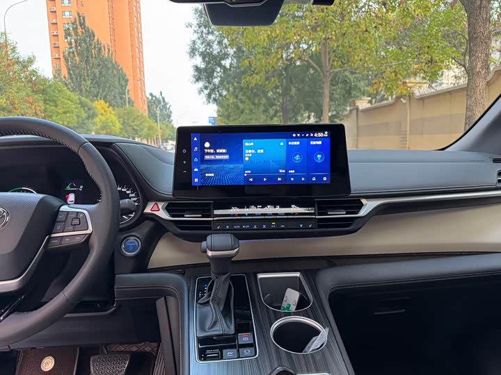 Фото 11 - Toyota Sienna