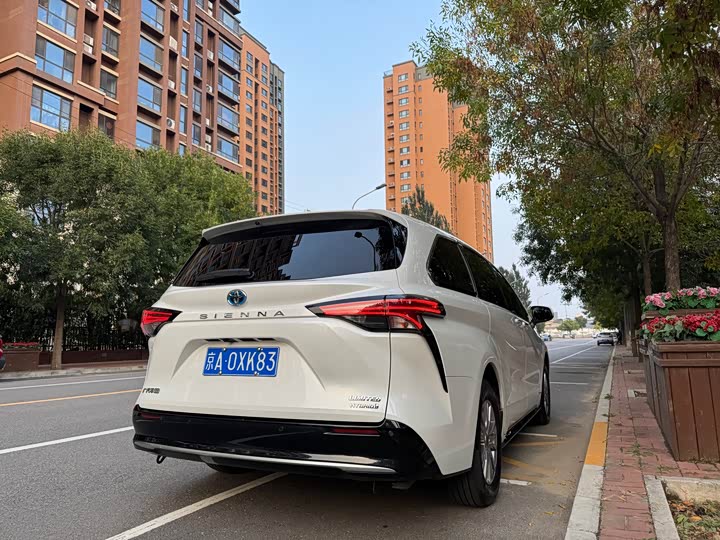 Фото 20 - Toyota Sienna