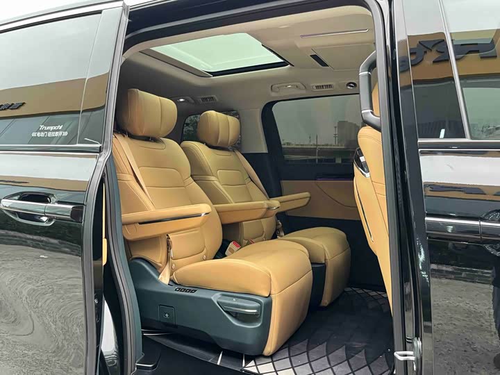 Фото 11 - GAC Trumpchi E8