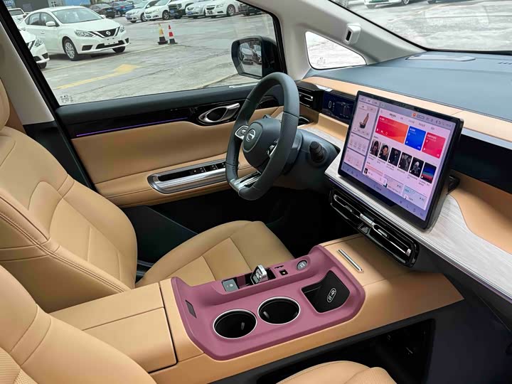 Фото 17 - GAC Trumpchi E8