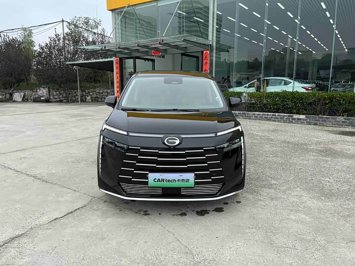 Фото 2 - GAC Trumpchi E8
