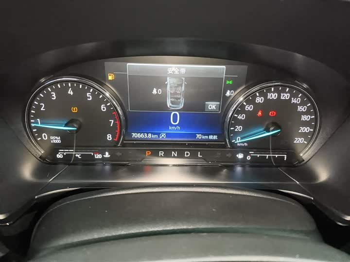 Фото 15 - Ford Escape