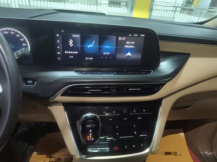 Фото 13 - Buick GL8 ES