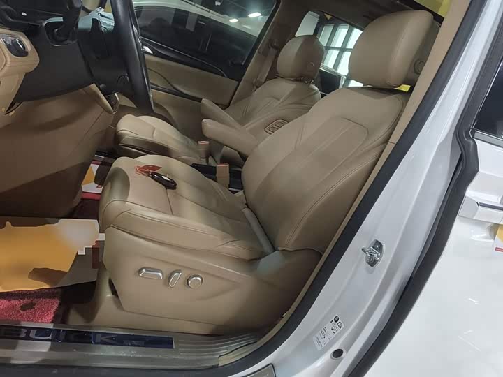 Фото 15 - Buick GL8 ES