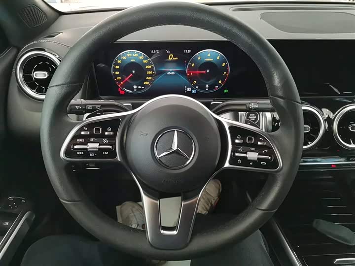 Фото 11 - Mercedes-Benz GLB-Class