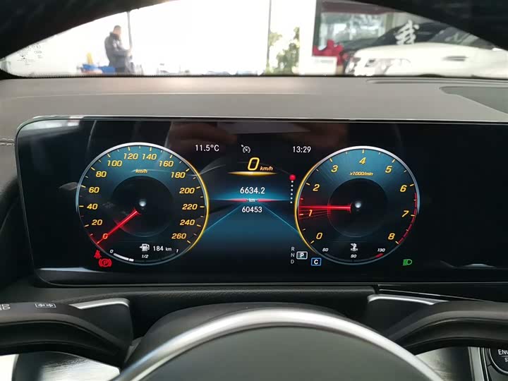 Фото 12 - Mercedes-Benz GLB-Class