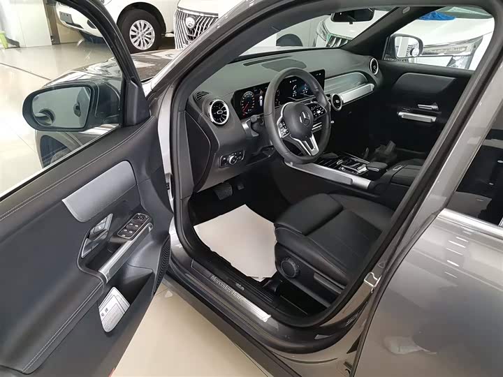 Фото 16 - Mercedes-Benz GLB-Class