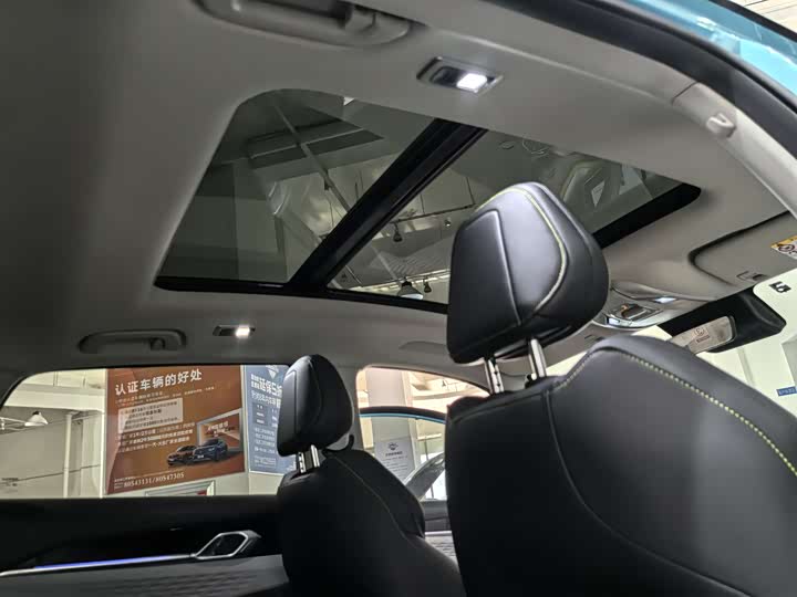 Фото 16 - Geely Coolray