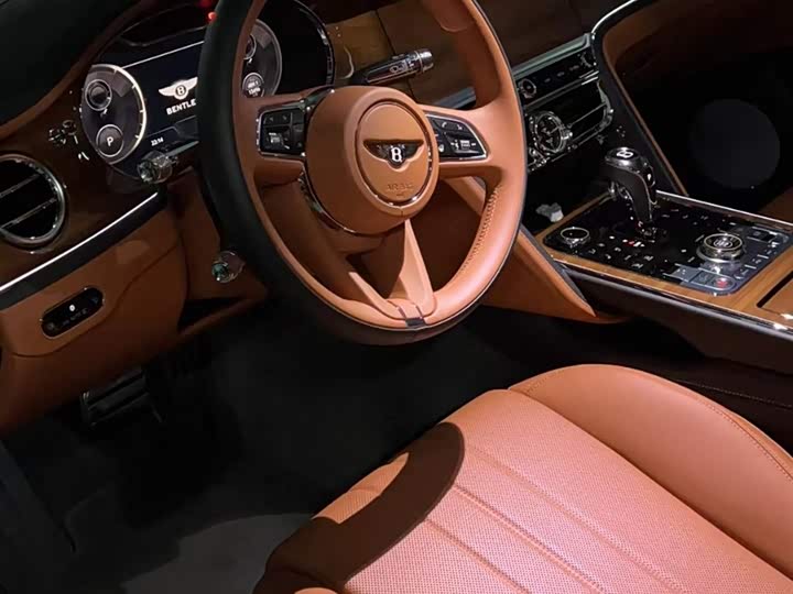 Фото 3 - Bentley Flying Spur