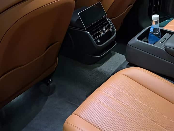 Фото 5 - Bentley Flying Spur