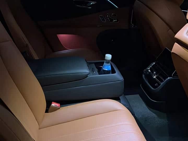 Фото 6 - Bentley Flying Spur