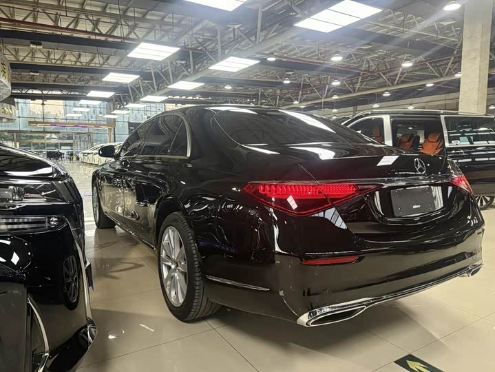 Фото 5 - Mercedes-Benz S-Class