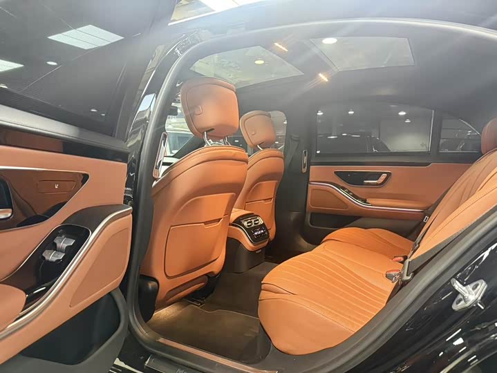 Фото 7 - Mercedes-Benz S-Class