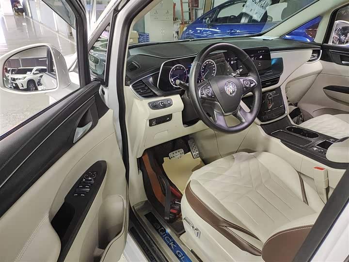 Фото 16 - Buick GL8 ES